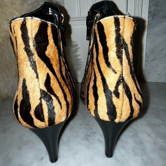 New! Alfani Harpper Booties Pointed Toe Ankle Boots Leopard Various Sizes - Picture 7 of 9